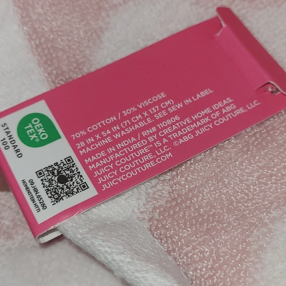 Juicy Couture Light Pink Wave Bath Towel
